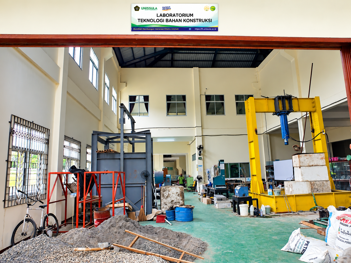 Laboratorium Teknologi Bahan Konstruksi - Foto 1